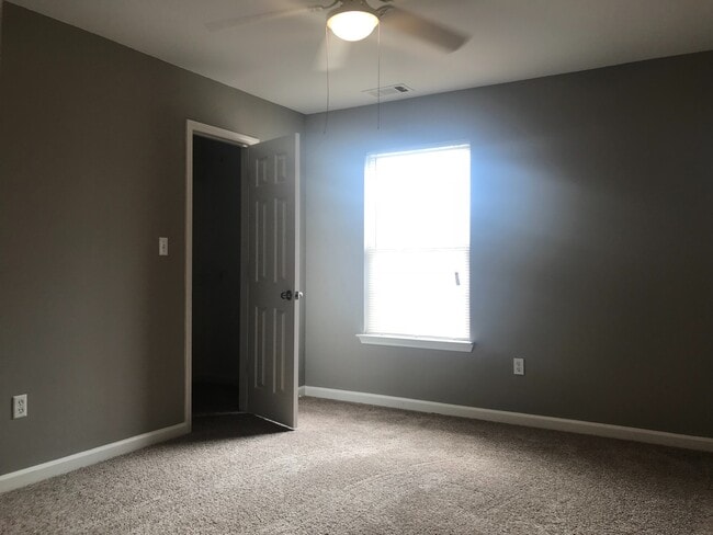 Building Photo - 230 Autumnwood Drive