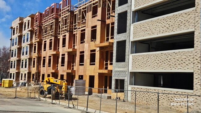 Building Photo - Meridian Cary