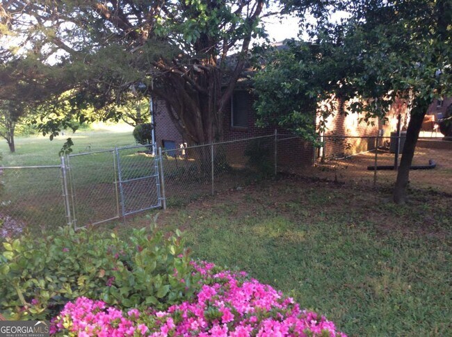 Building Photo - 209 Decatur Rd