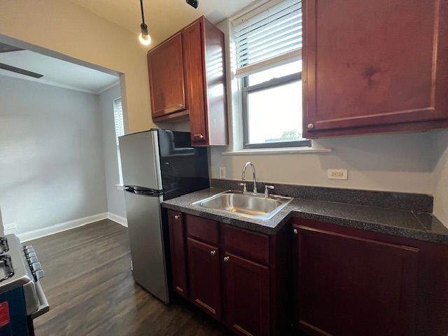 Building Photo - 3149 N Springfield Ave