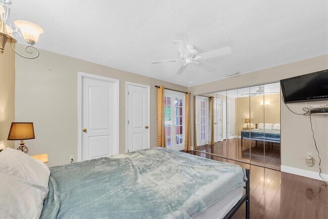 Building Photo - 10032 65th Ave N