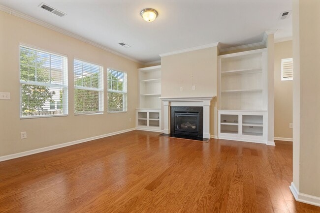 Building Photo - Charming 3BR Home with Loft, Fenced Yard & Community Pool