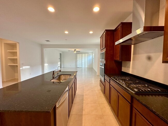 Building Photo - SENTERO CROSSING 3 bed 2 bath home