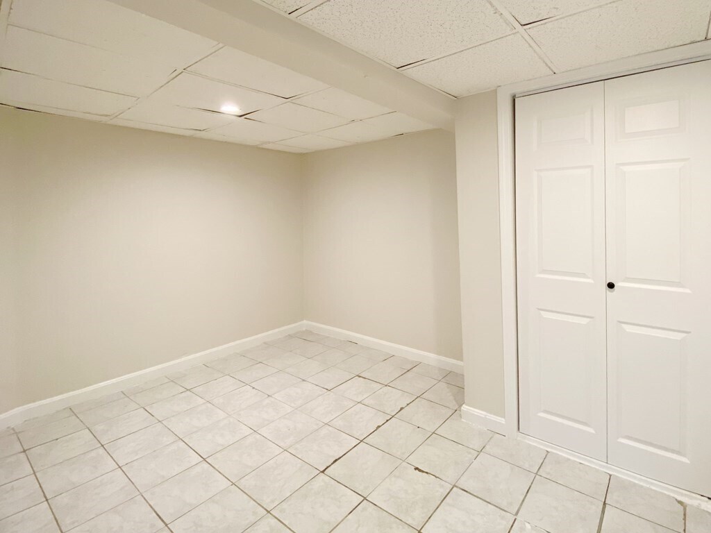 Building Photo - 186 Chelsea St