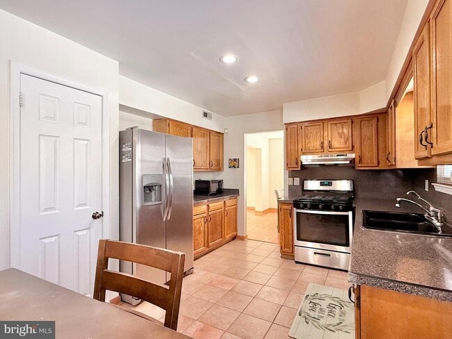 Building Photo - 354 Briar Dr