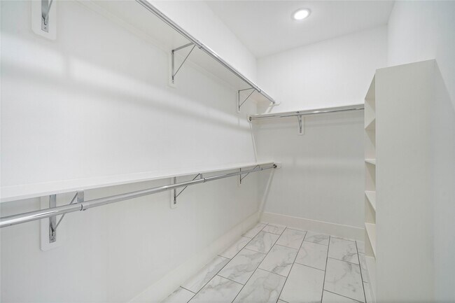 Building Photo - 1161 W 24th St