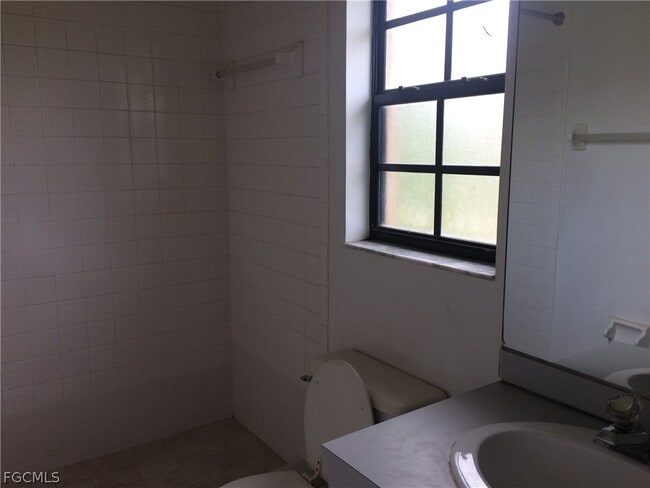 Building Photo - 19237 Tangerine Rd