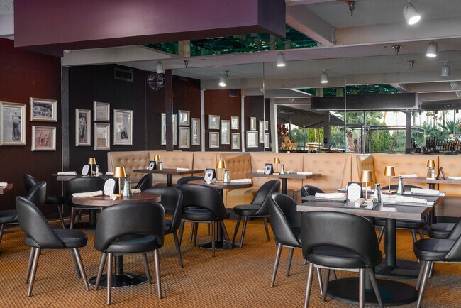 Building Photo - 136 Eastlake Dr