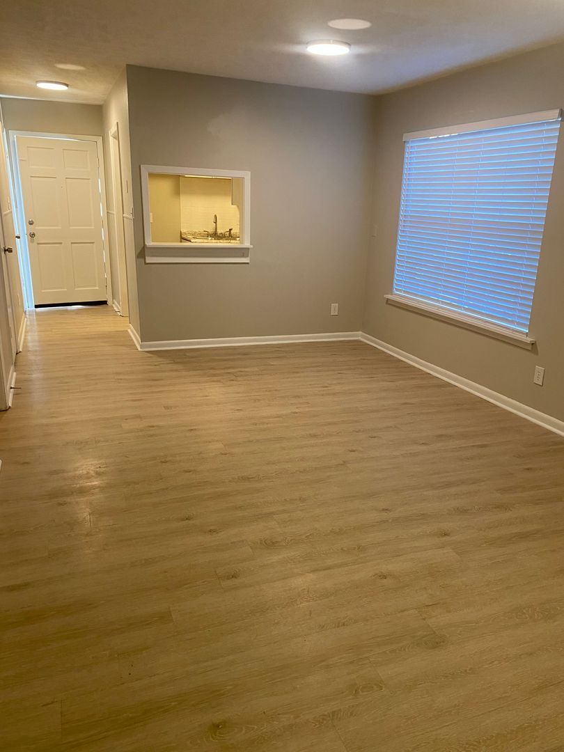 Interior Photo - Colony House
