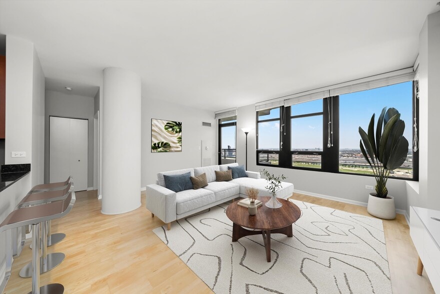 Primary Photo - 1255 S State St