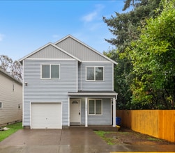 Building Photo - Beautiful 4bed/2.5bath home