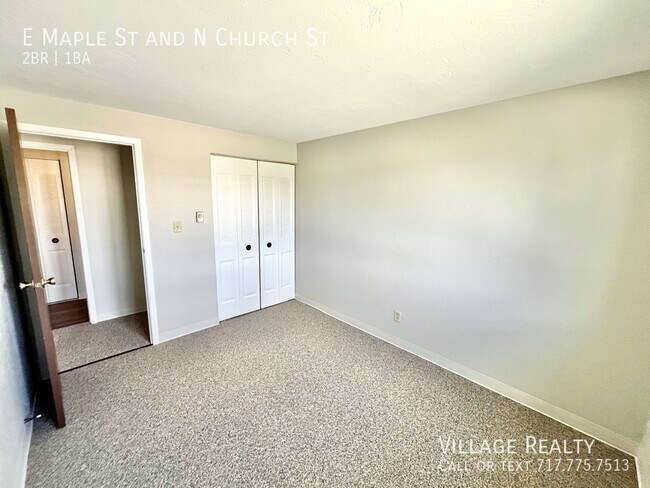 Building Photo - 361 E Maple St