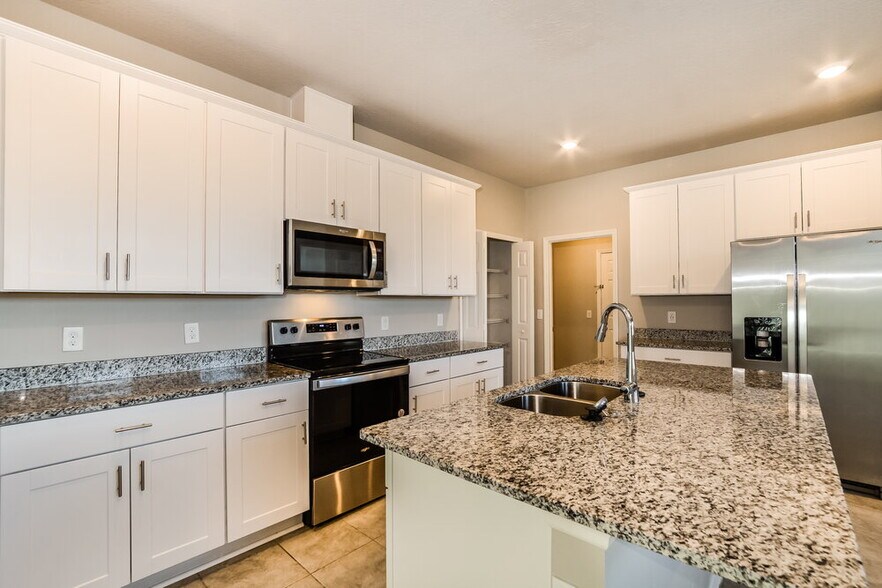 Building Photo - 2419 Gold Dust Dr