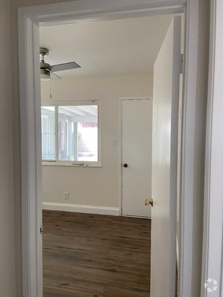 Building Photo - 541 Sherwood Way