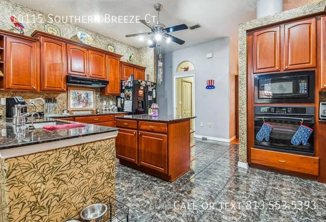 Building Photo - 10115 Southern Breeze Ct