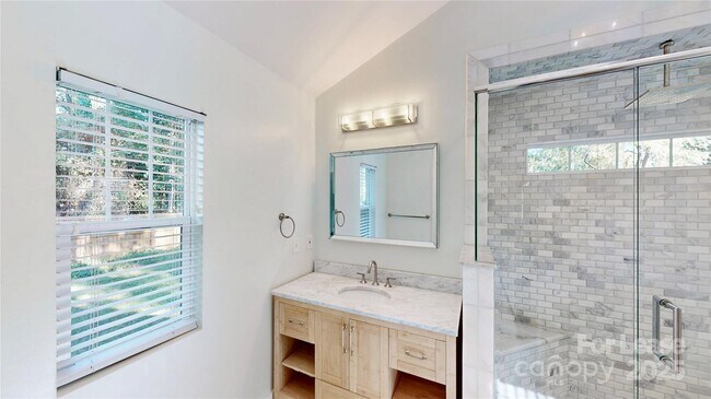 Building Photo - 1412 N Sharon Amity Rd