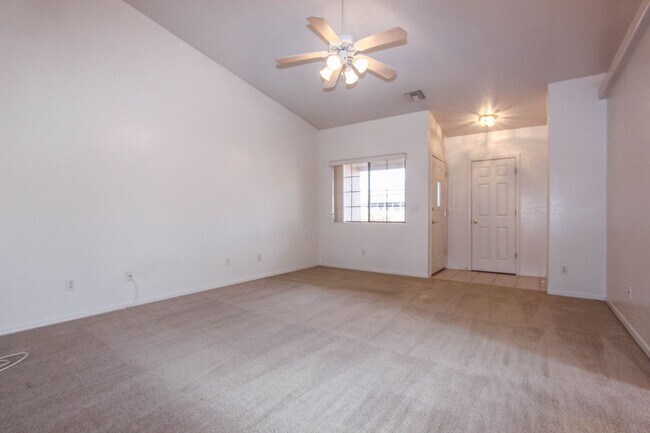 Building Photo - 9611 E Magma Dr