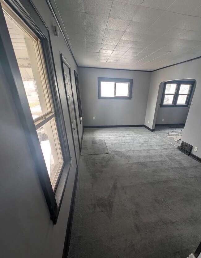 Building Photo - 1417 KNIGHT