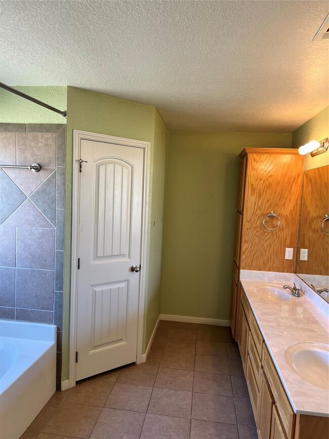 Building Photo - 1213 Trailboss Dr