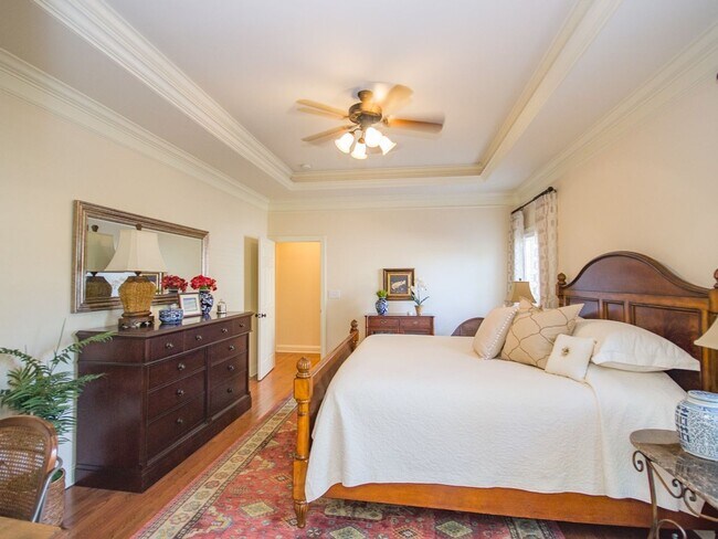 Building Photo - Lake Forest Subdivision. Enjoy all the ame...