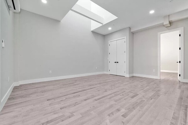 Building Photo - 20 Saint Marks Place