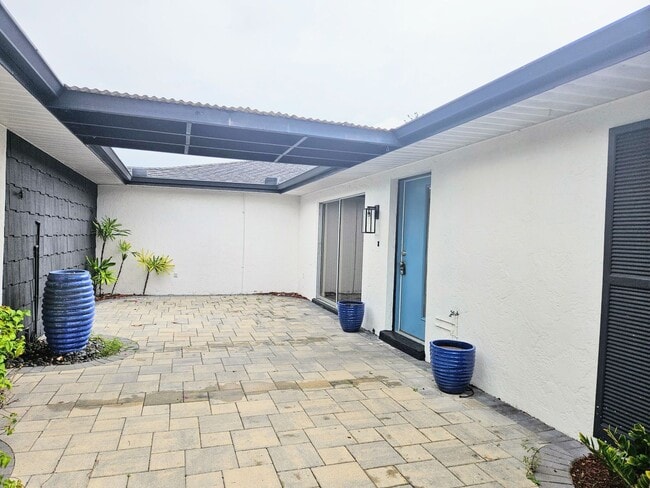 Building Photo - Charming 3BR Retreat with Private Patio & Spacious Yard