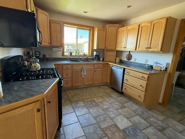 Building Photo - Dream Stevensville Horse Property on 8 acres