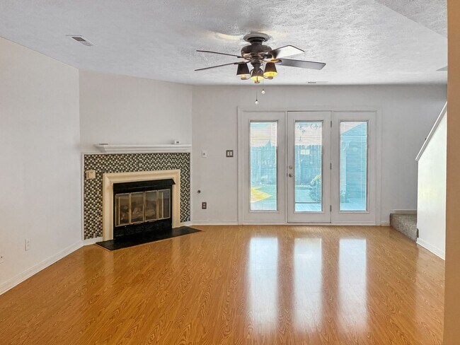 Building Photo - Updated 2-Bedroom Home in Henrico with Pat...