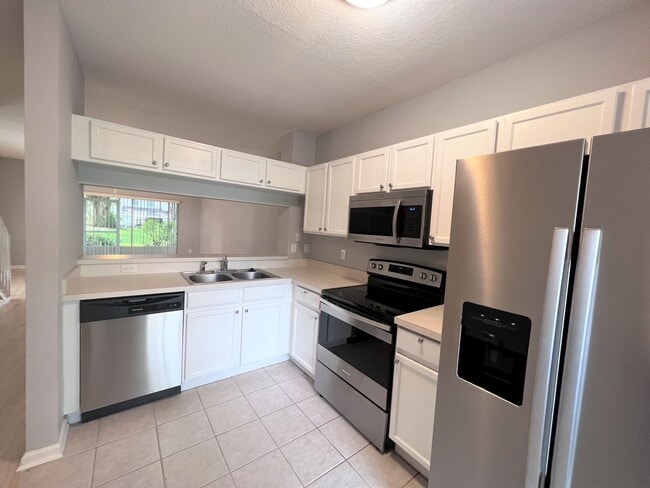 Building Photo - 2/2.5 in Chase Townhomes