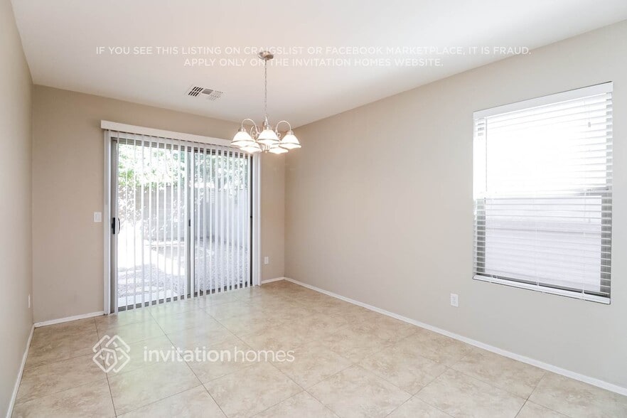 Building Photo - 8852 E Plana Ave