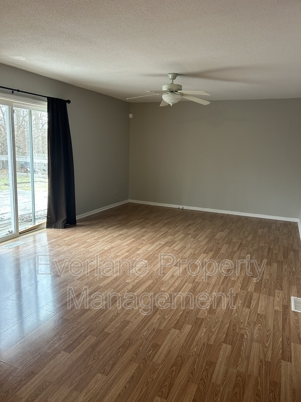 Building Photo - 10243 Bayton Ct