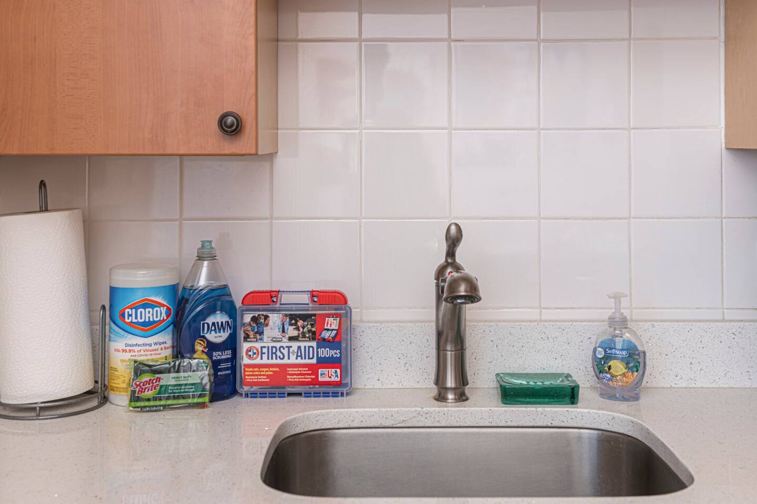 Building Photo - 658 Lancaster Ave