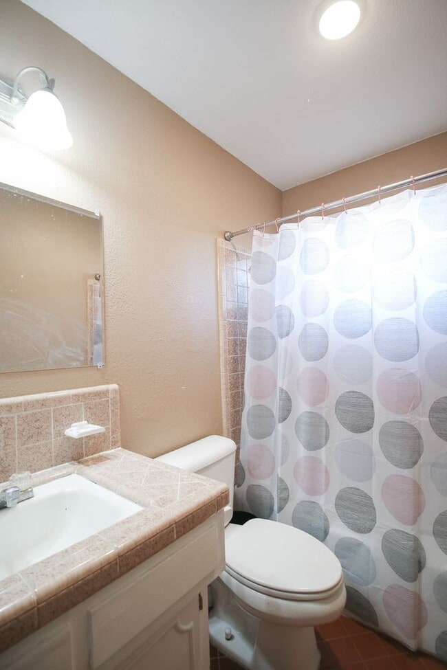 Building Photo - 3-Bedroom Home with Yard in East Tulsa – Ready Mid May!