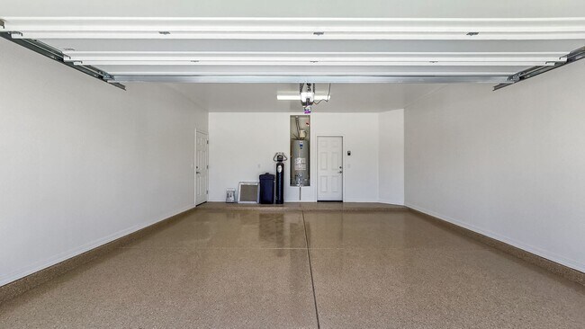Building Photo - Enjoy the incredible amenities at Estrella Mountain Ranch!