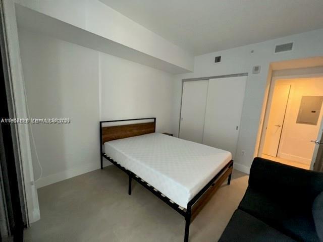 Building Photo - 1010 Brickell Ave