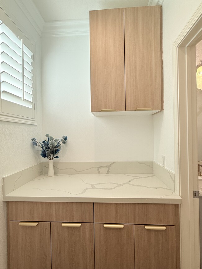 Building Photo - 16004 Cascade Dr