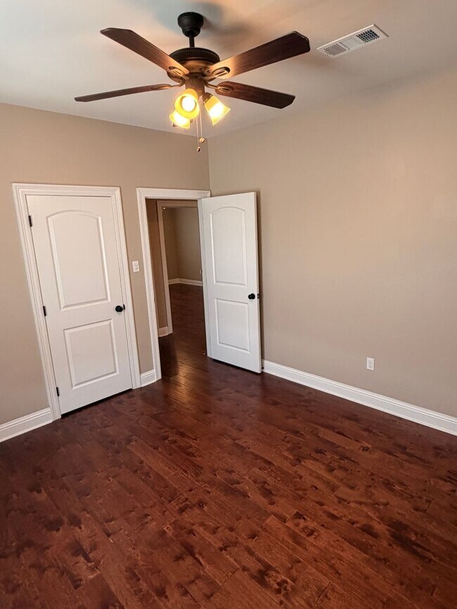 Building Photo - 5748-5748 Cameron Blvd