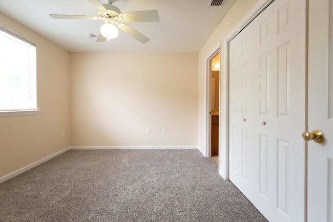 Building Photo - 4434 Gearhart Rd