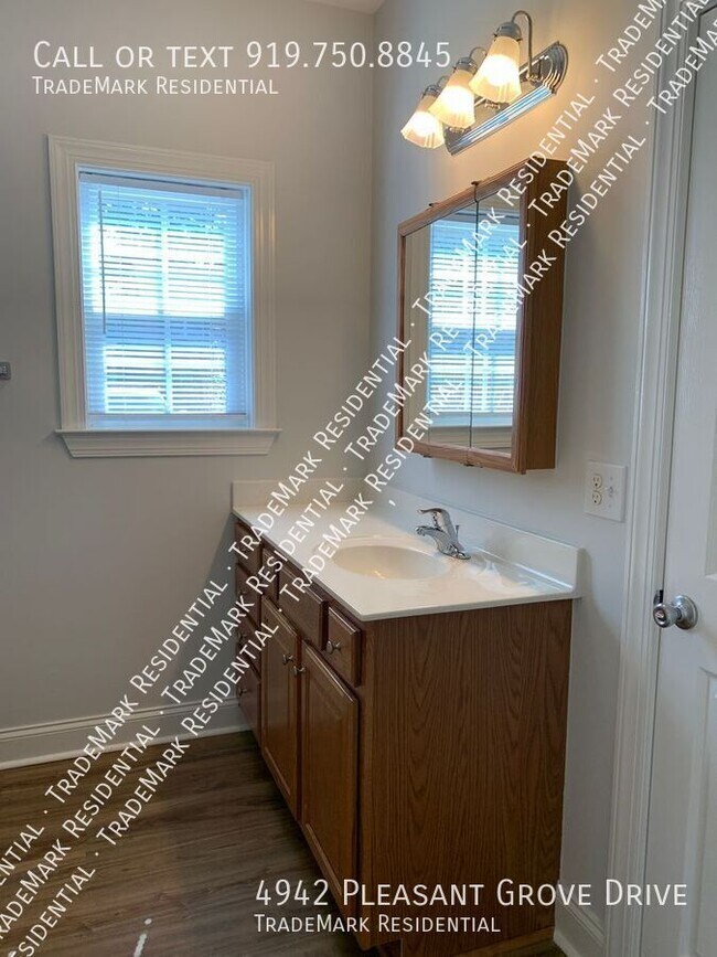 Building Photo - 4942 Pleasant Grove Dr