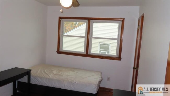 Building Photo - 649 Inman Ave