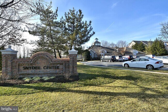 Building Photo - 6533 Grange Ln