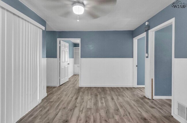 Building Photo - 2111 Allen Rd