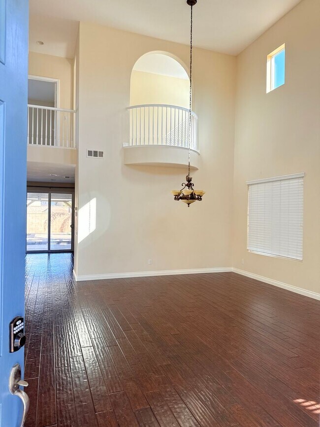 Building Photo - Executive 4 Bedroom Home for Rent