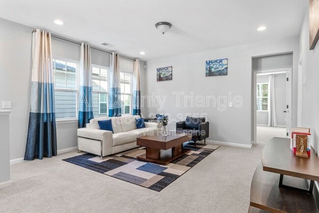 Building Photo - 504 Flip Trail