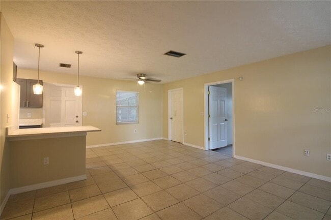 Building Photo - 701 Swiss Dr