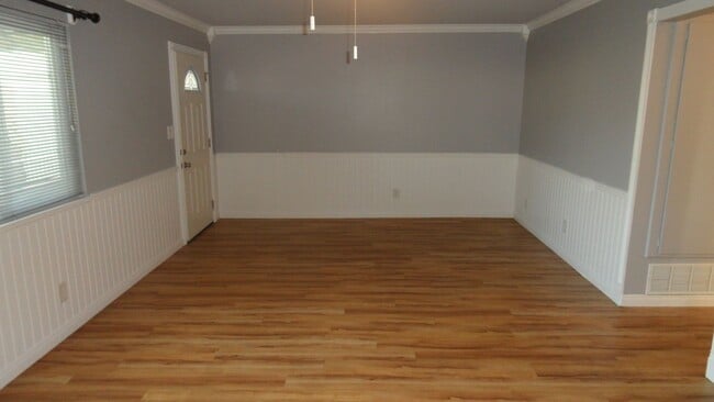 Building Photo - Nicely Updated 1 Bedroom 1 Bathroom, Coco ...