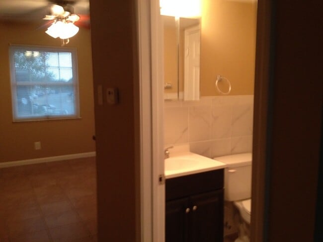 Building Photo - Cute! 2-Bedroom with walk-out basement!