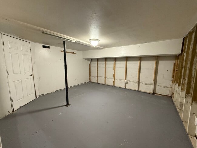 Building Photo - 3 Bedroom 1 Bathroom Home in Greene County...