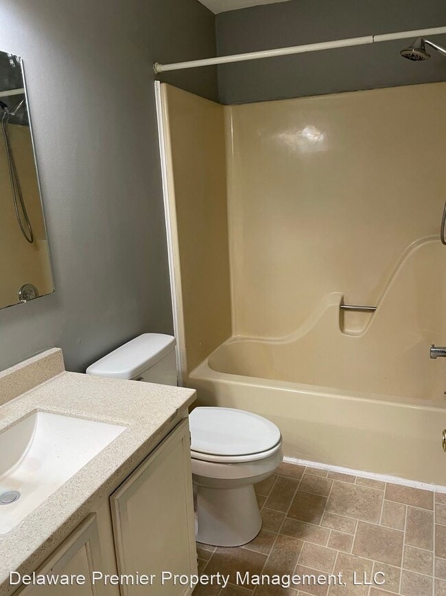 Building Photo - 3 br, 1.5 bath House - 628 Candlestick Lane