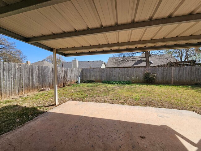 Building Photo - (3) Bed/(2) Bath in NW Norman Avail NOW!